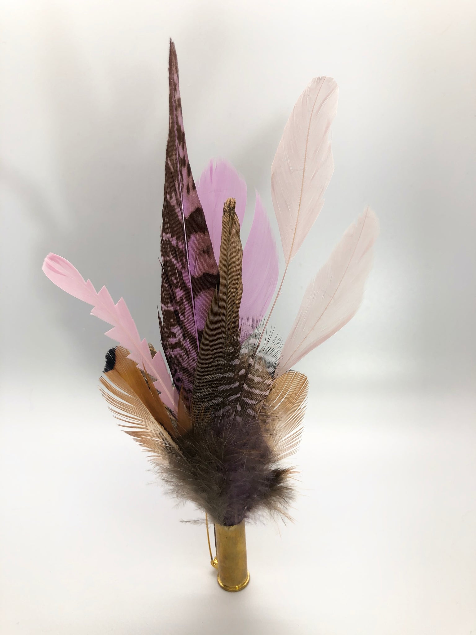 Harris End Feather Pin: Natural & Pink