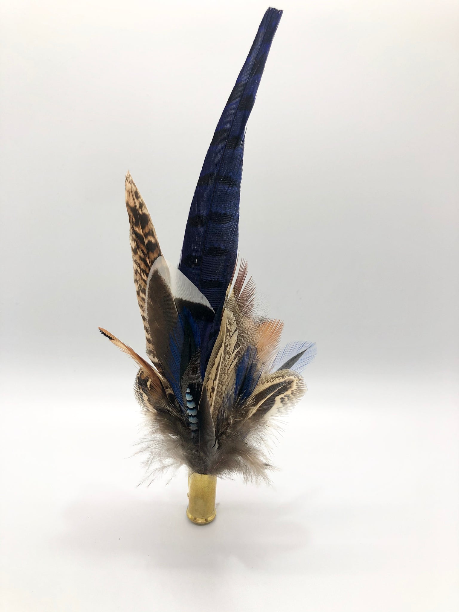 Harris End Feather Pin: Natural & Midnight