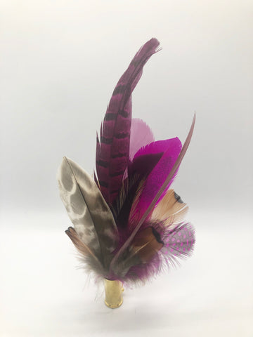 Harris End Feather Pin: Natural & Fuchsia