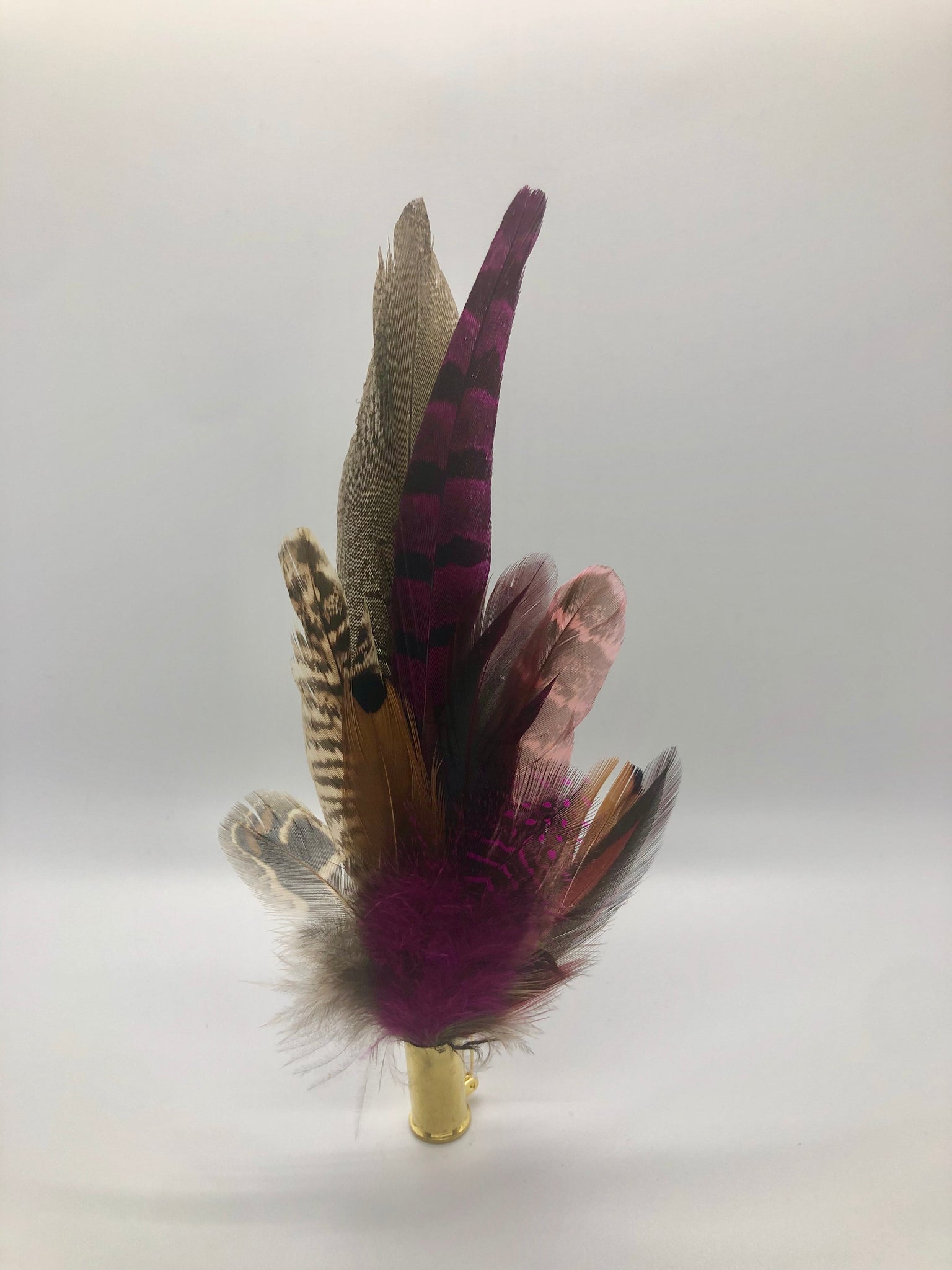 Harris End Feather Pin: Natural & Plum